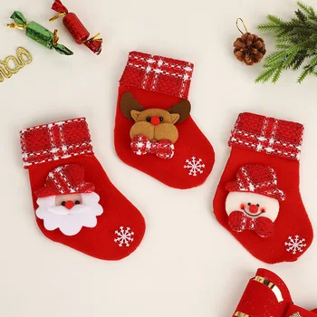 2023 Рождественское украшение Маленькие Носки Мультяшный Санта-Олененок Подарочный пакет с конфетами Рождественская елка Домашняя подвеска (3 шт)