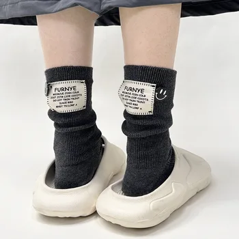 Женские носки с надписью на этикетке, Хлопчатобумажные носки средней длины, винтажные носки с толстой иглой, зимние Теплые Японские однотонные повседневные спортивные носки для пары