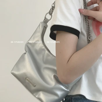 Женские сумки через плечо 2023, новая модная универсальная корейская версия, сумки через плечо на молнии и цепочке, элегантные однотонные сумки